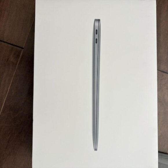 2019 13" Apple MacBook Air 512GB Space Gray A1932 + BookArc/Box - Picture 11 of 12